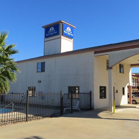 Americas Best Value Inn & Suites Hempstead Buitenkant foto