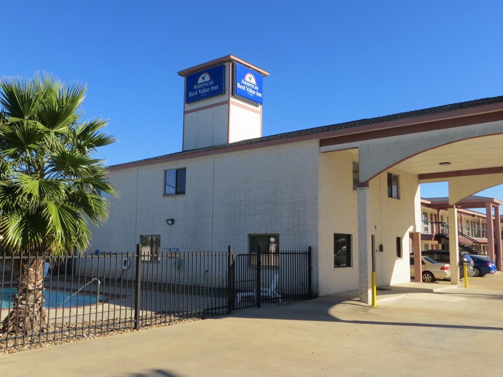 Americas Best Value Inn & Suites Hempstead Buitenkant foto