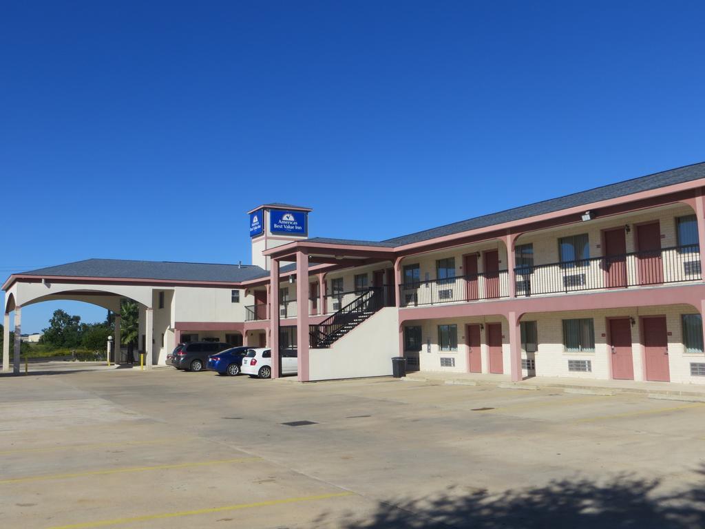 Americas Best Value Inn & Suites Hempstead Buitenkant foto