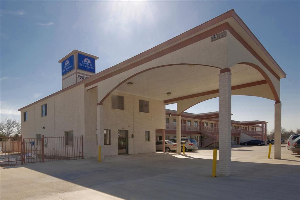 Americas Best Value Inn & Suites Hempstead Buitenkant foto