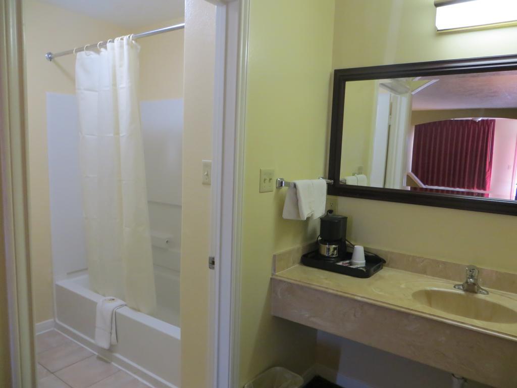 Americas Best Value Inn & Suites Hempstead Kamer foto