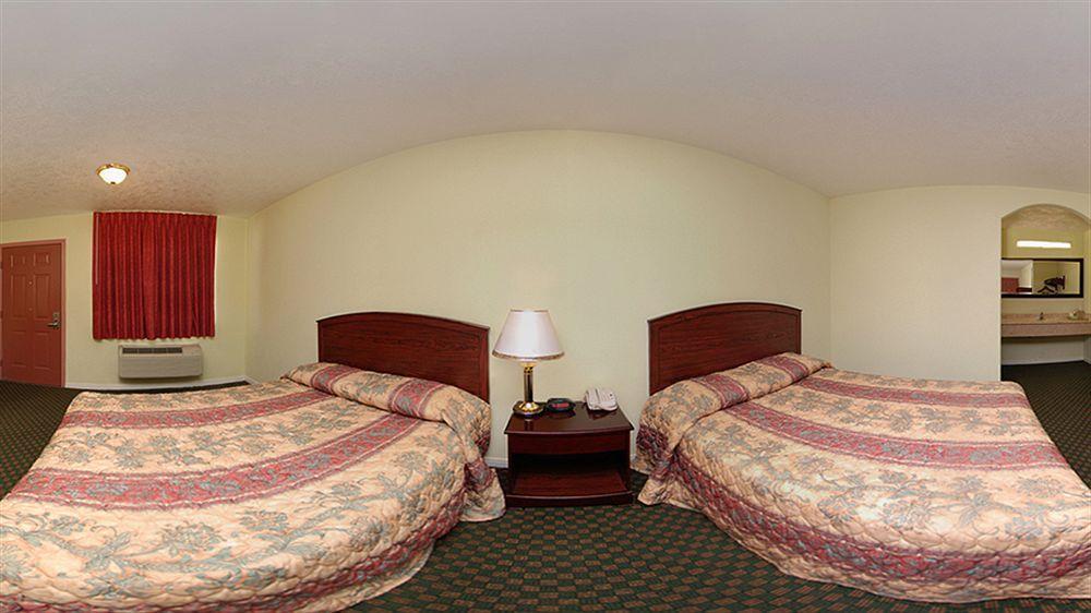 Americas Best Value Inn & Suites Hempstead Buitenkant foto